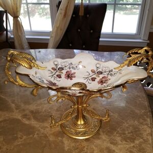 Vintage bowl. Might be worth a lot